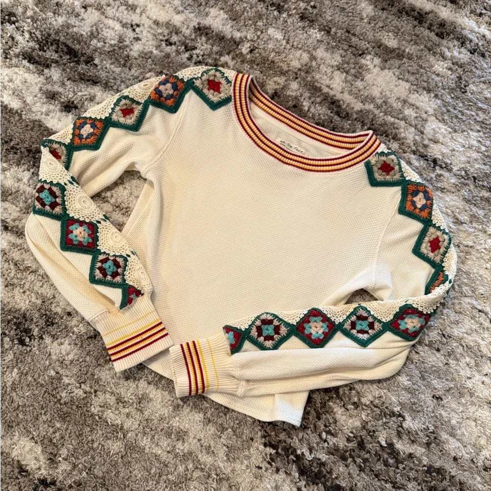 Free People Long Sleeve Ivory top w/ colorful crochet, Size M Boho
